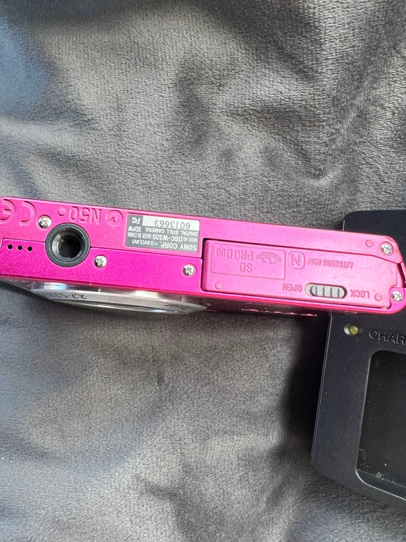 Sony Cyber-shot 14.1MP ピンク　カメラ、充電器セット