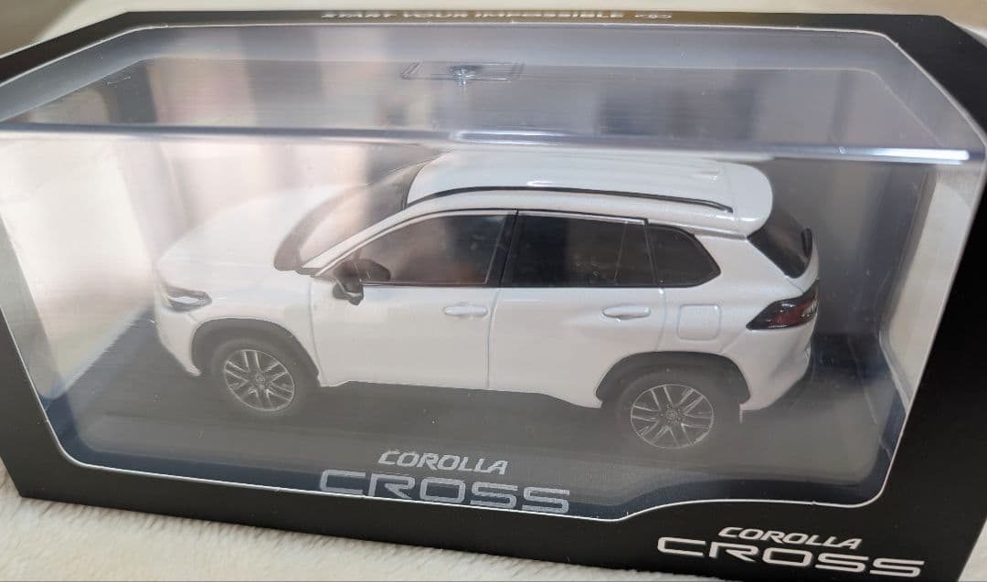 トヨタ カローラクロス ミニカー 1/30スケール GAZOOショッピング 1／30スケール カローラクロスミニカー ＜220