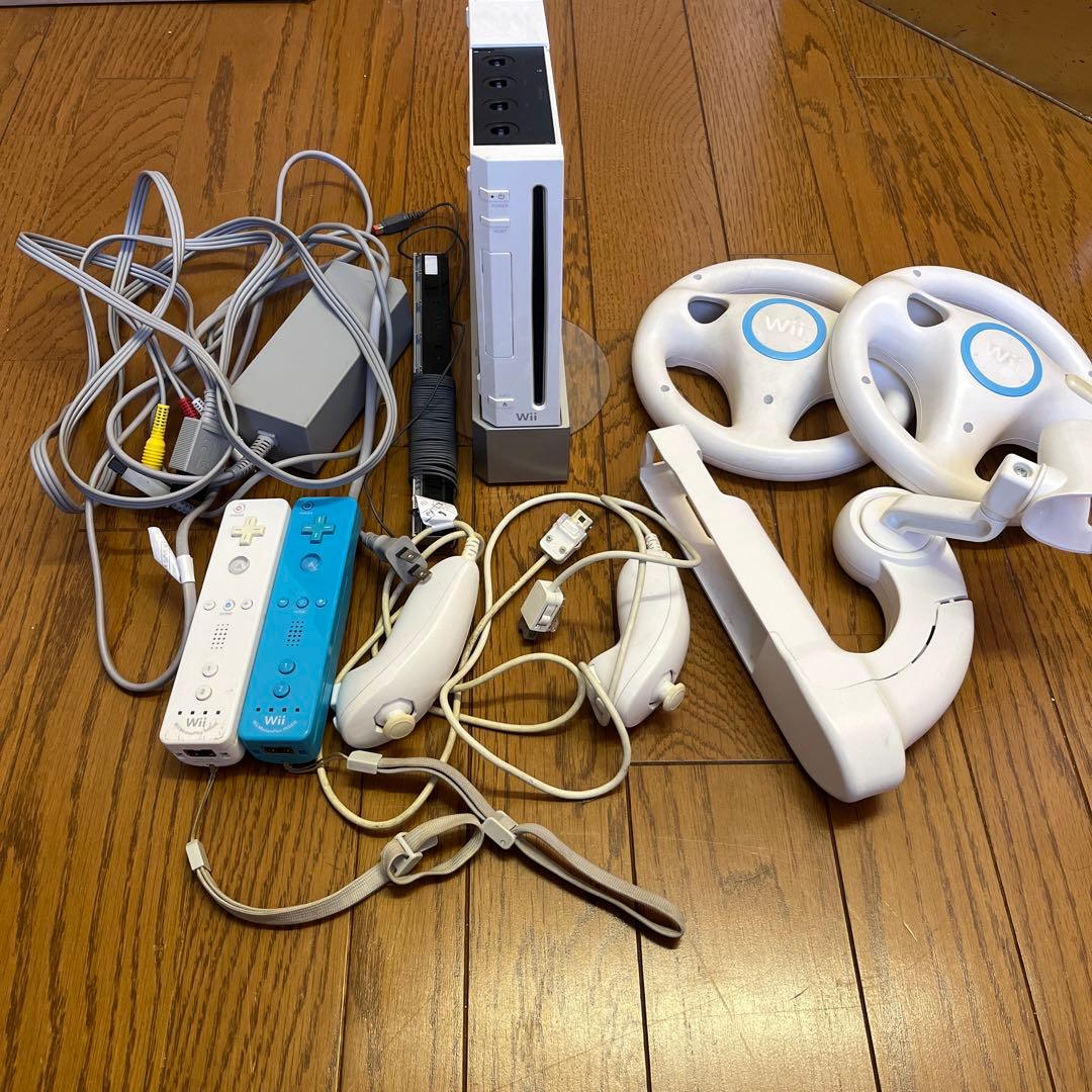 Wii本体セット（ホワイト）とカセット8個 - メルカリ