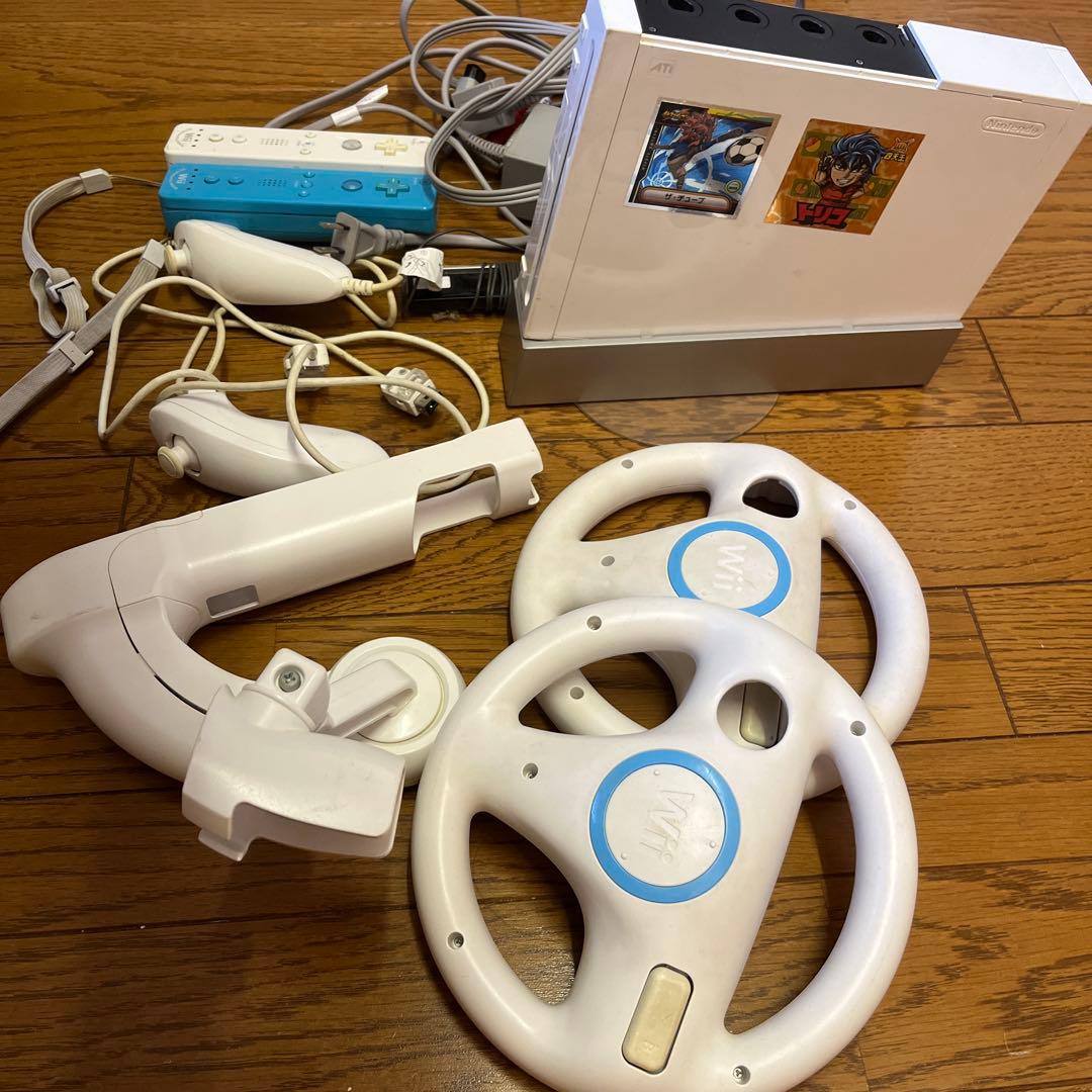 Wii本体セット（ホワイト）とカセット8個 - メルカリ