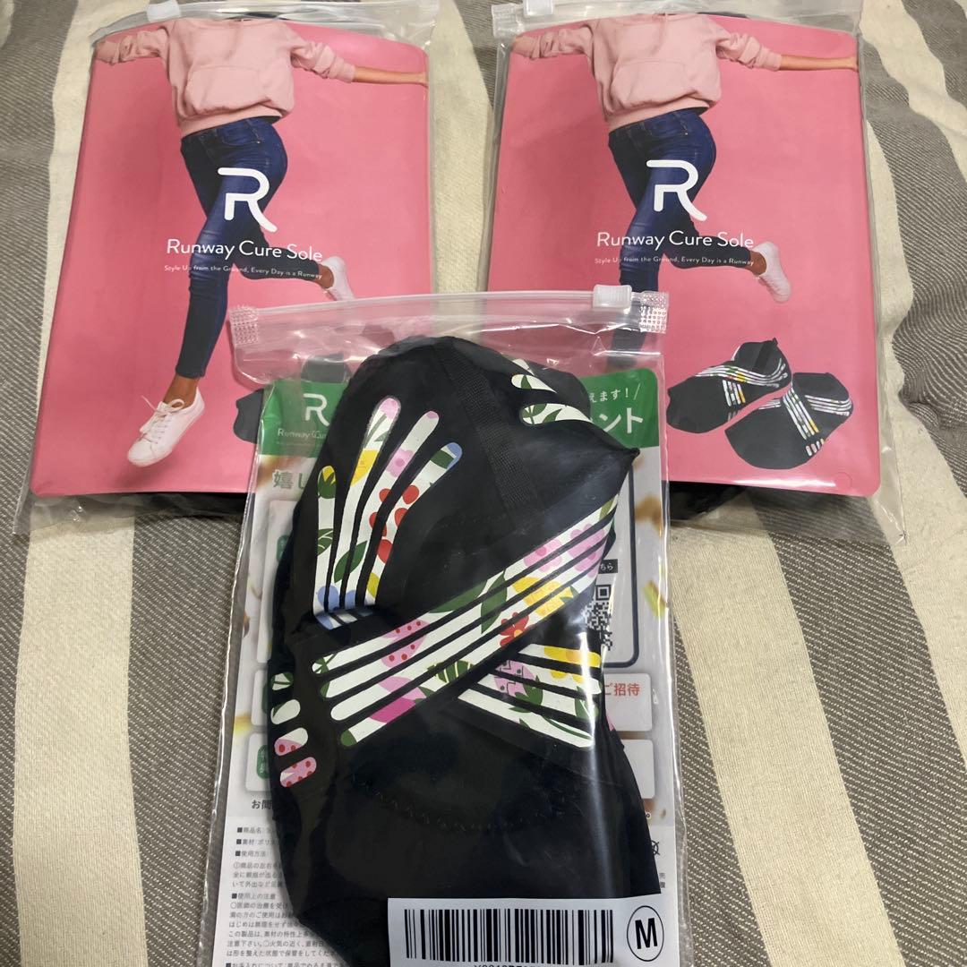 Runway Cure Sole Mサイズ ブラック 3足セット 足裏スリーアーチ矯正構造を採用！履くだけでカラダが整う不思議な