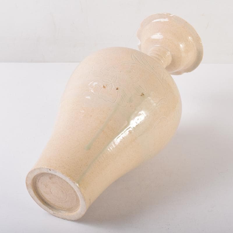 中国 徳化窯白磁 花草刻 花口瓶 C 7060A - メルカリ