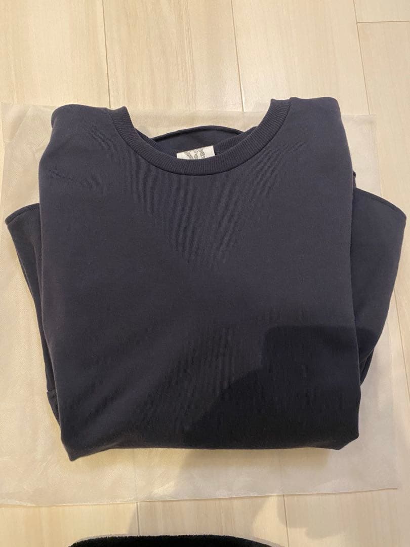 完売品 angielala LULU ぺプラムスウェット ネイビー - メルカリ