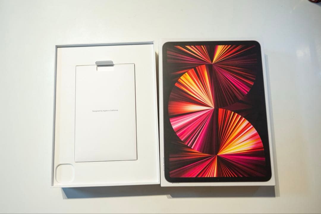 iPad Pro 11 256G スペースグレイ 純正カバー、アップルペンシル付 iPad Pro 11 256G スペースグレイ 純正カバー、アップルペンシル付