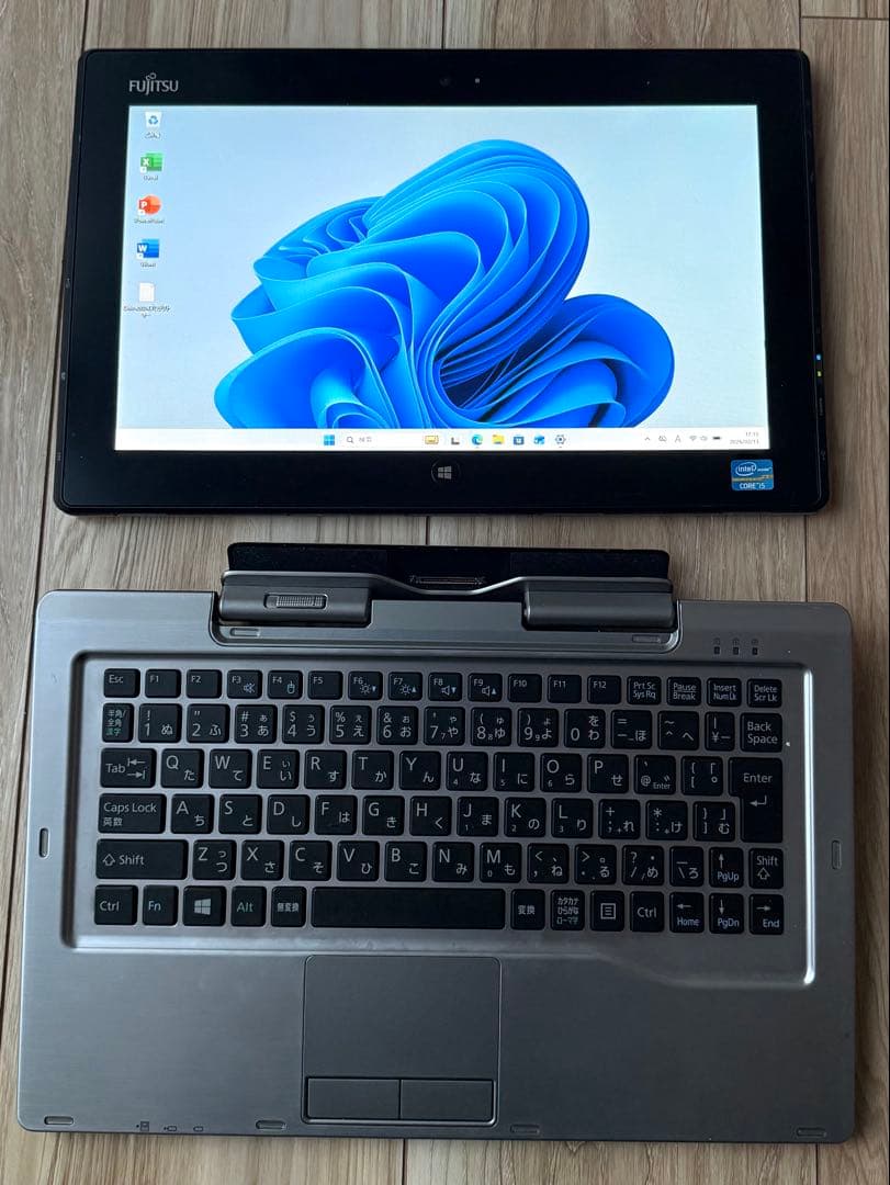 Office24&Win11付 富士通タブレット FMVNQ8P1 Q702/G - メルカリ
