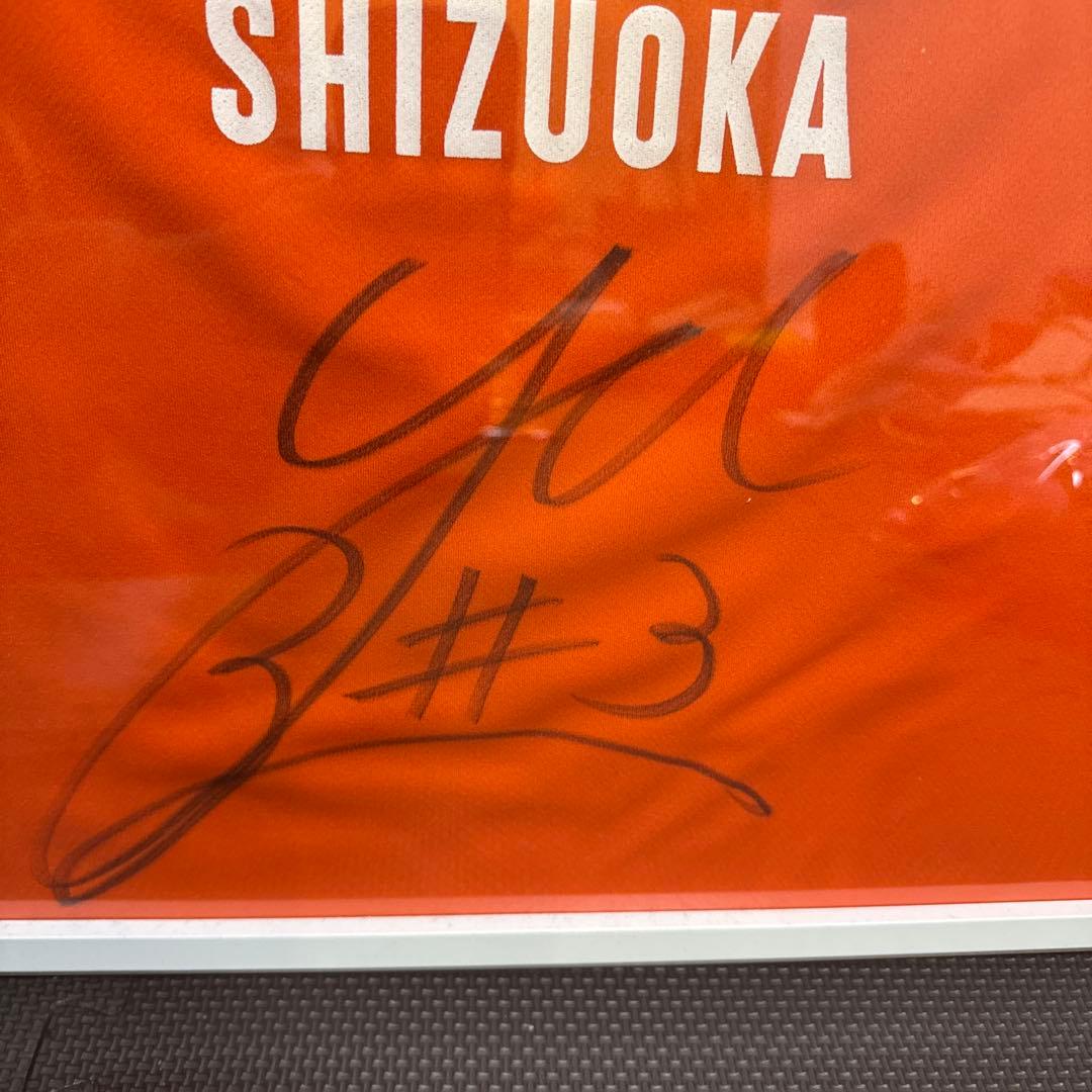 ☆送料込み ベルテックス静岡 岡田雄三選手 直筆サイン Tシャツ