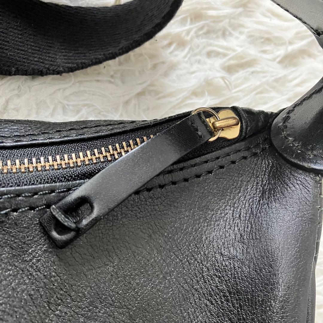 《美品高品質早い者勝ち》クオドロquadroリアルレザー本革ショルダーバッグ