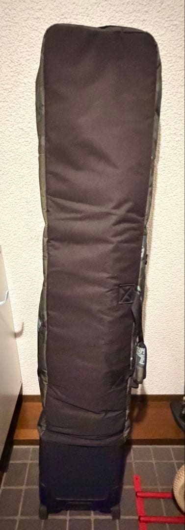 BURTON 迷彩柄キャリー付きボードケース - メルカリ