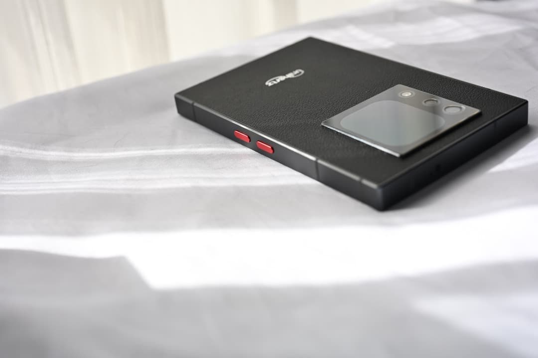 おまけ付き Unihertz Titan 2 ブラック 美品 - メルカリ