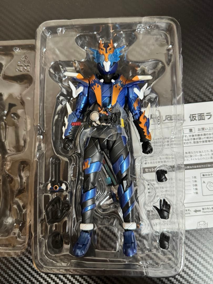 S.H.Figuarts 仮面ライダークローズ　￼セット