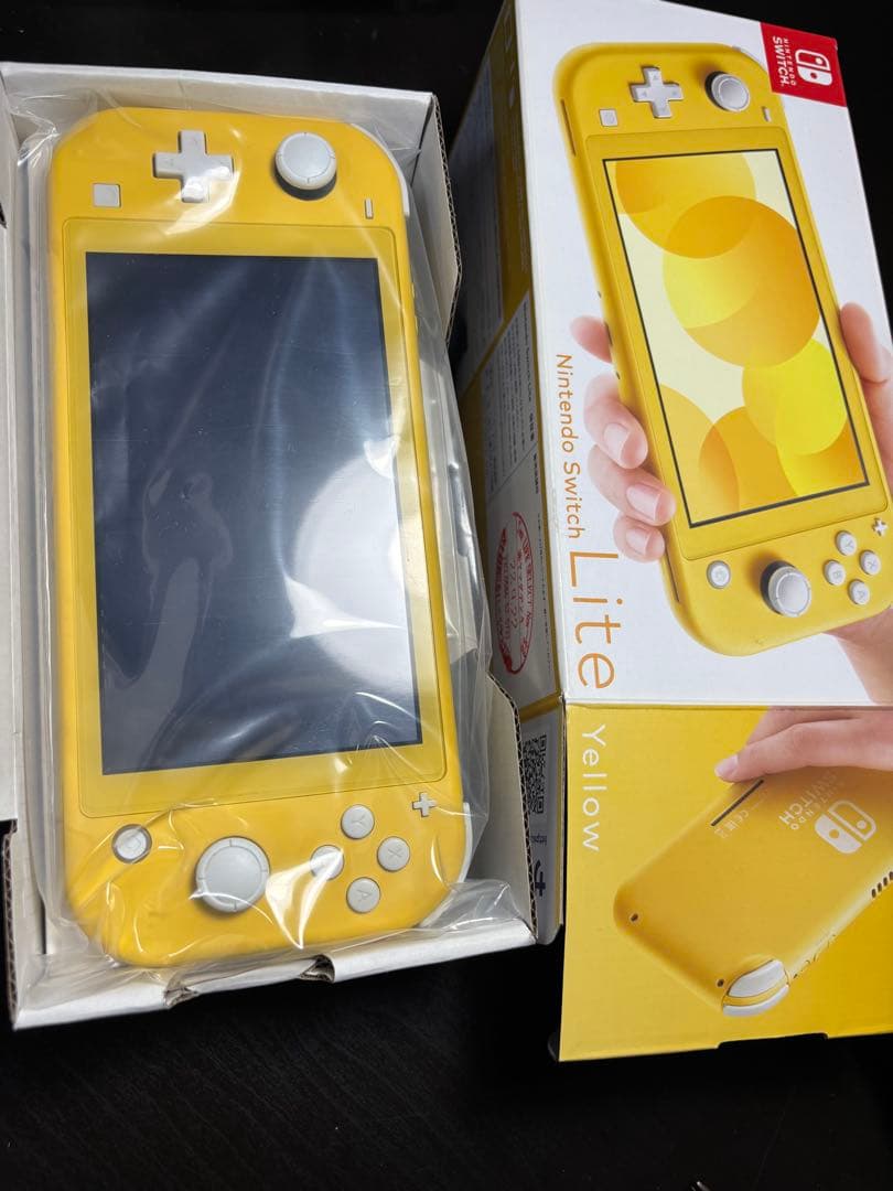 スイッチライトイエロー 本体 箱付き＋スプラ3 32GB SDカード付き