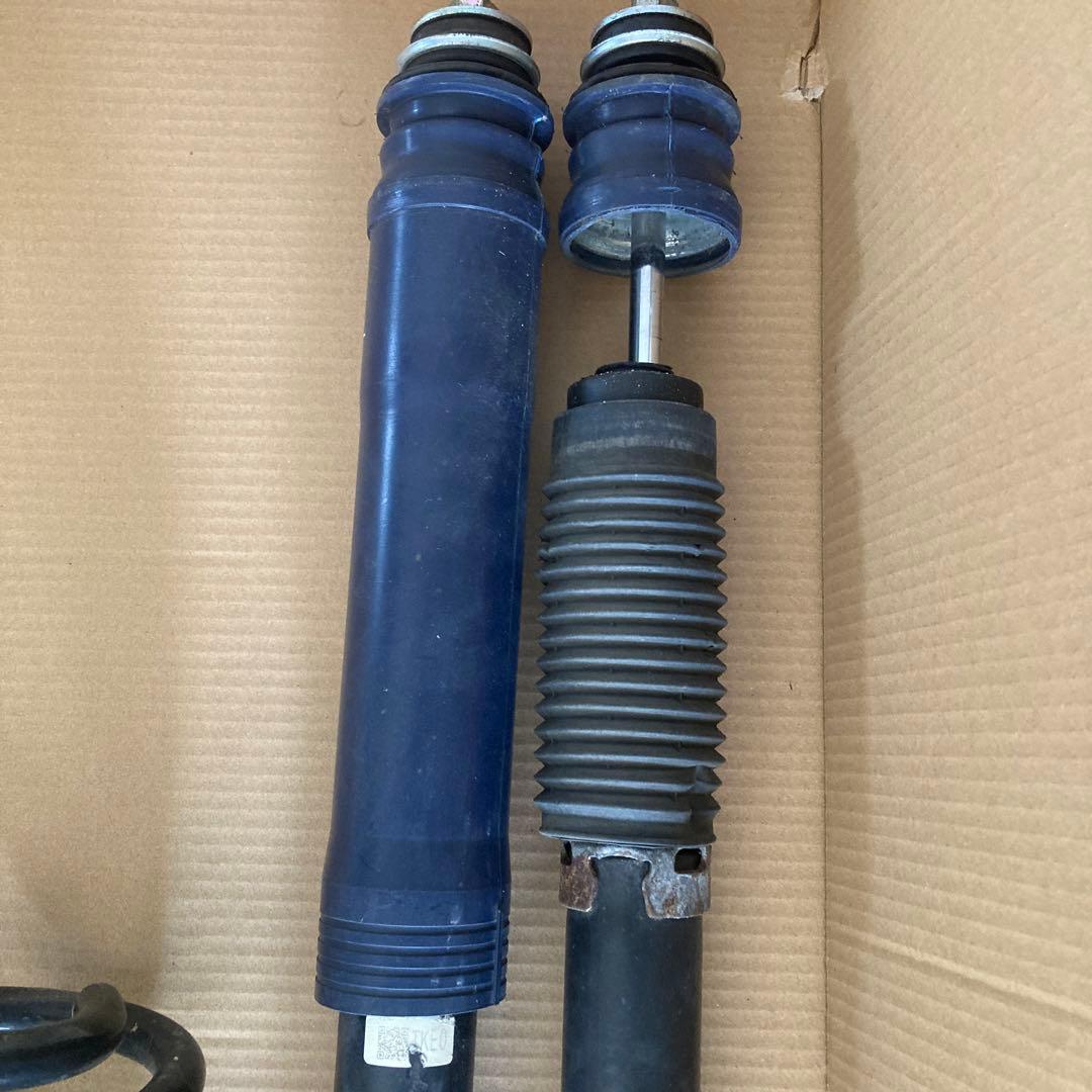 20アルファード 純正 リア ショック スプリング 左右セット - メルカリ