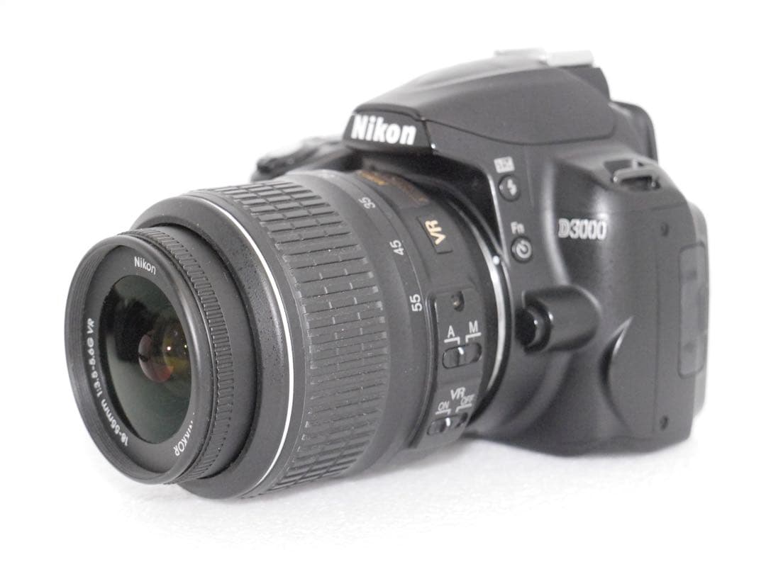 Nikon D3000 レンズキット Nikon D3000 Kit 10.2-megapixel digital SLR camera with 18-55mm