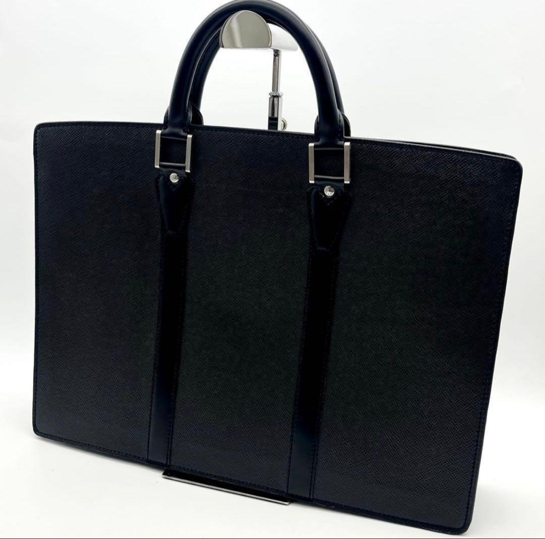 写真ルイヴィトン タイガ ポルトドキュマンロザン ビジネスバッグ