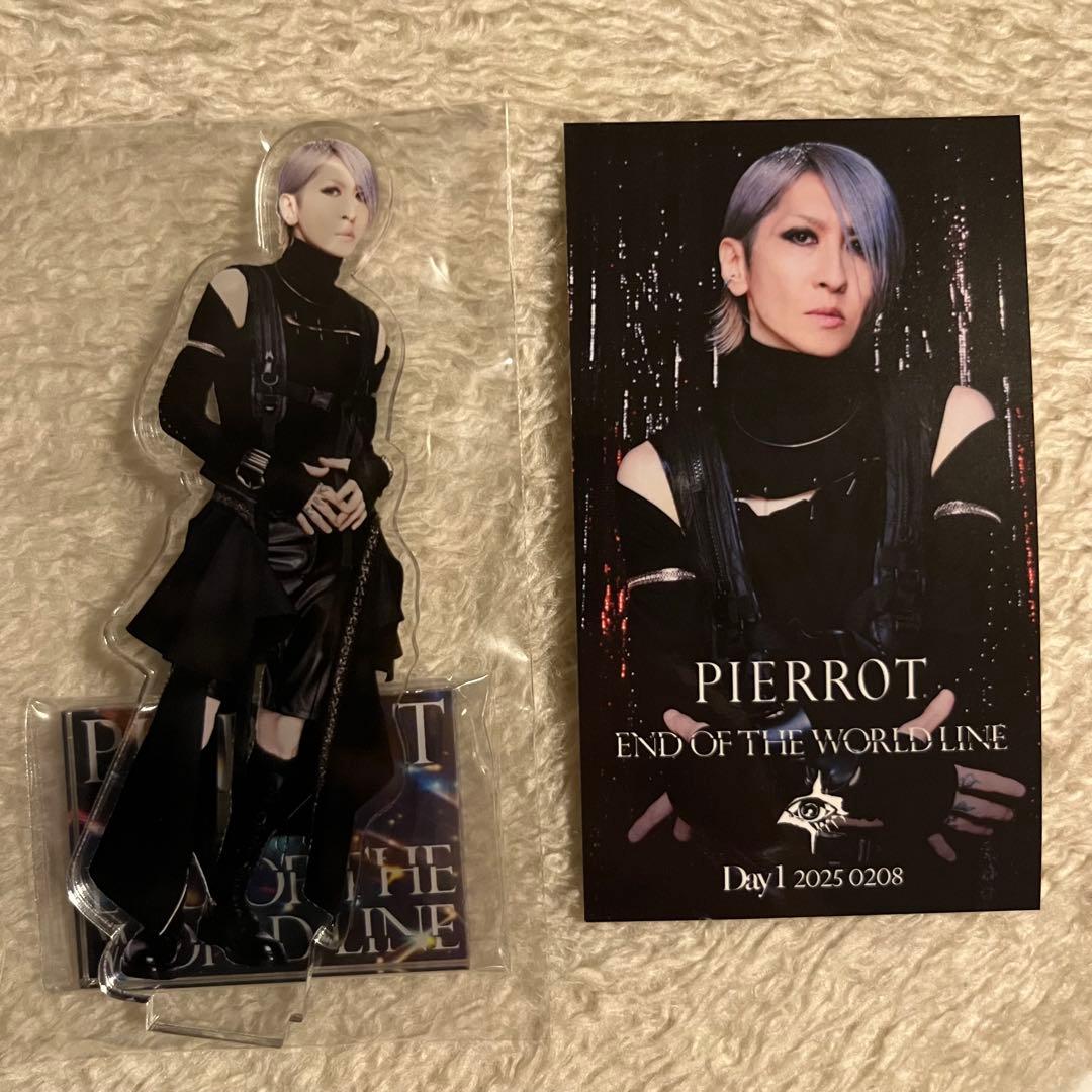 PIERROT ロト アクスタ ステッカー Aiji アイジ 2/8 - メルカリ