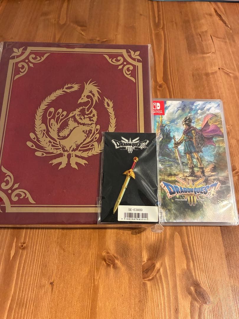 ドラゴンクエストⅢ 予約特典 【ブック型収納BOX ピンズ付き】 Nintendo Switch】ドラゴンクエストIII そして伝説へ… 勇者と旅の仲間