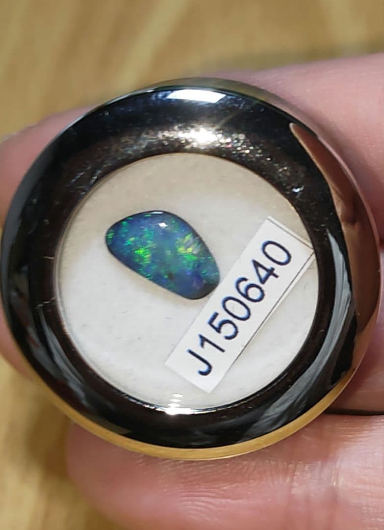 あんしん鑑定付　極ネオンライトニングリッジ産ブラックオパール　0.684ct