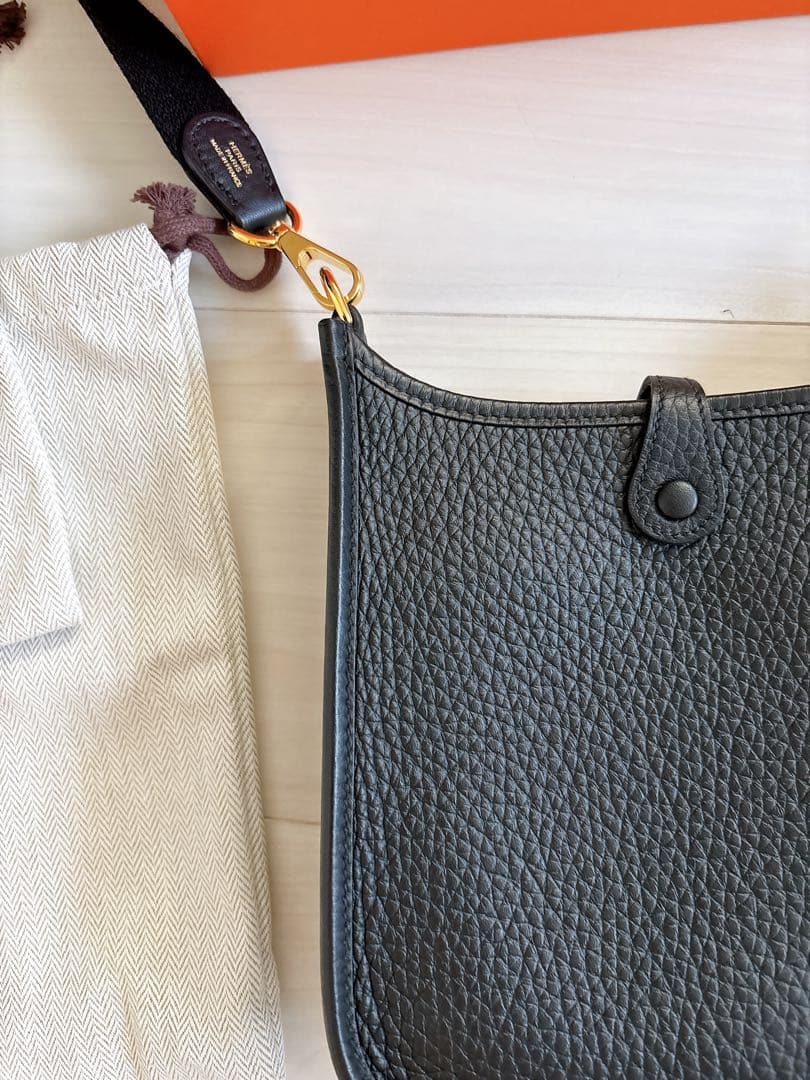 極美品！エルメス ミニエヴリンtpm ノアール ショートストラップ