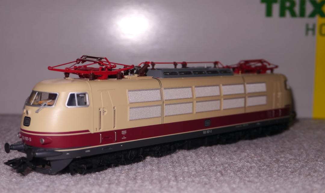 HOゲージ TRIX 電気機関車 BR103 (DCC) - メルカリ