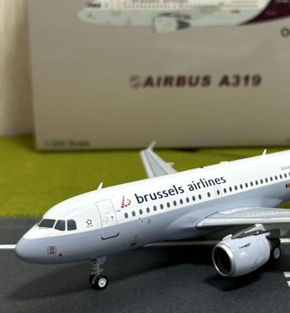 日本に馴染みはありませんが…ブリュッセル航空 エアバス A319 - メルカリ