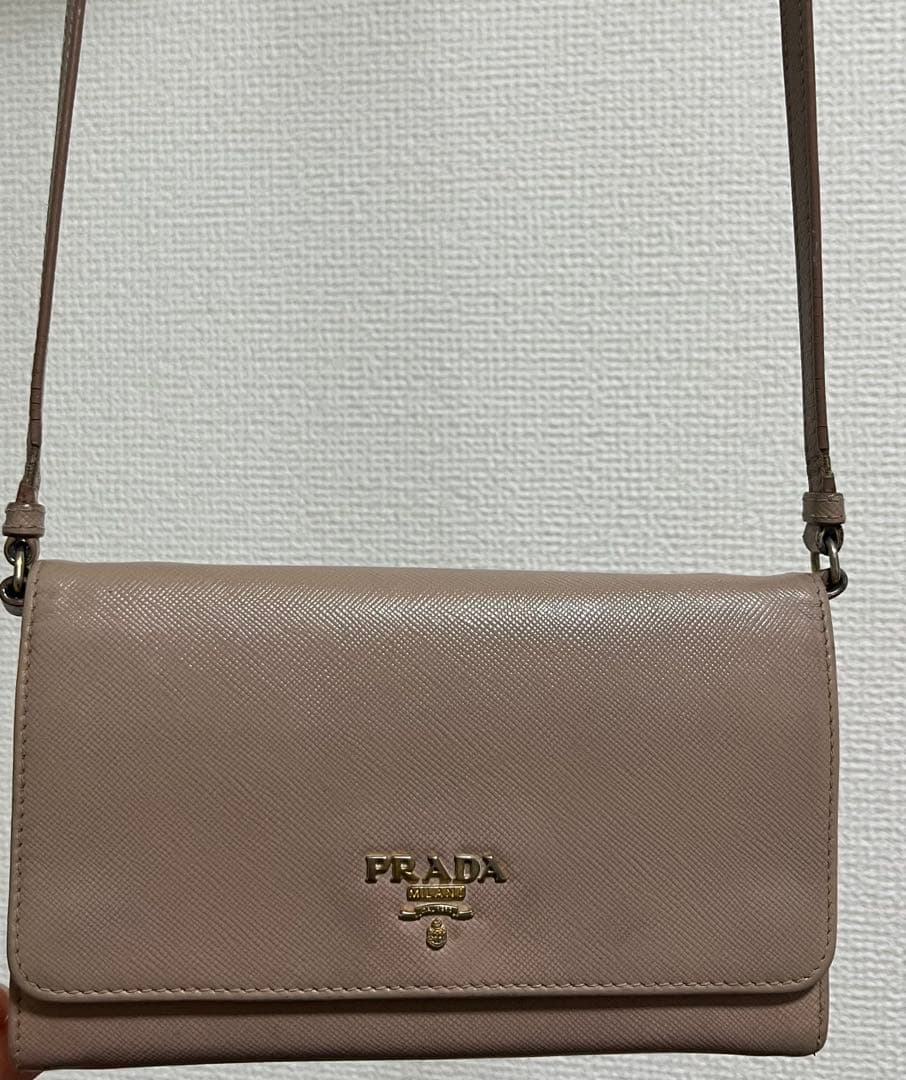 PRADA サフィアーノレザー ショルダーバッグ ☆送料関税込☆PRADA サフィアーノレザー ショルダーバッグ☆ (PRADA