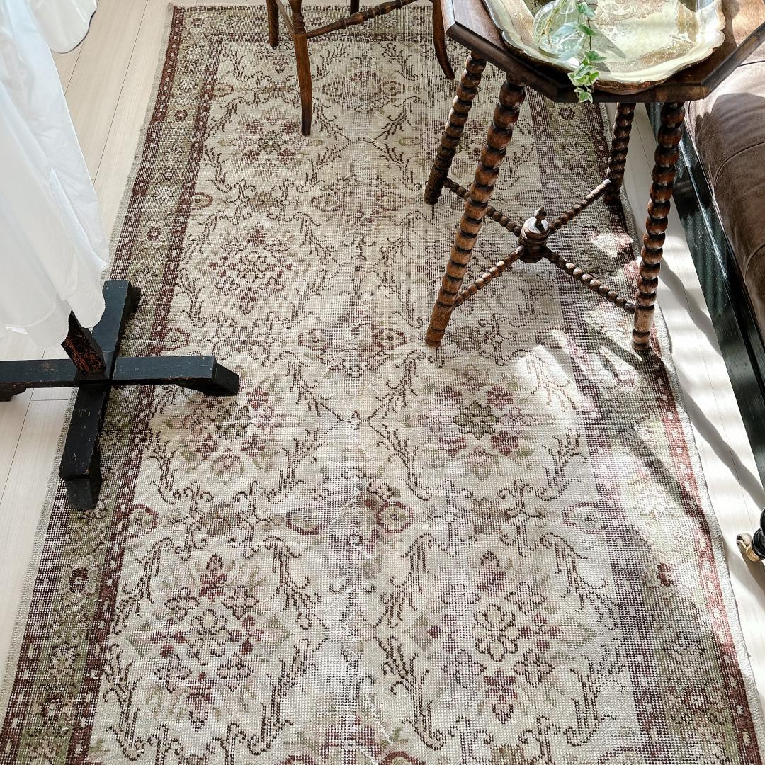 トルコヴィンテージラグ A93 レア クリーム グリーン ブラウン ピンク 115×212 オレンジピンクブラウン オーバーダイ トルコヴィンテージラグ