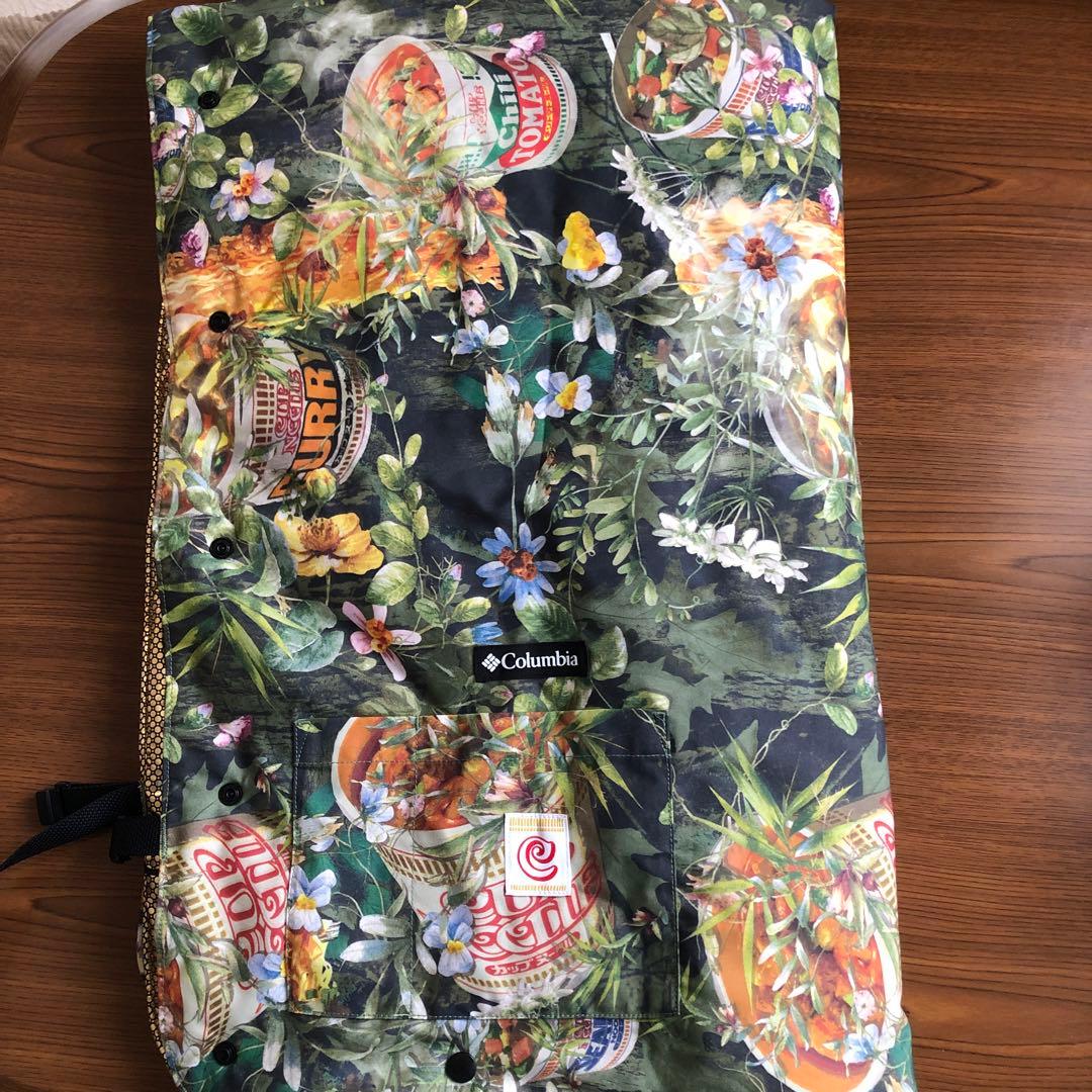 コロンビア　カップヌードルコラボ　ブランケット Columbia「カップヌードル」とコラボした「ブランケットポンチョ