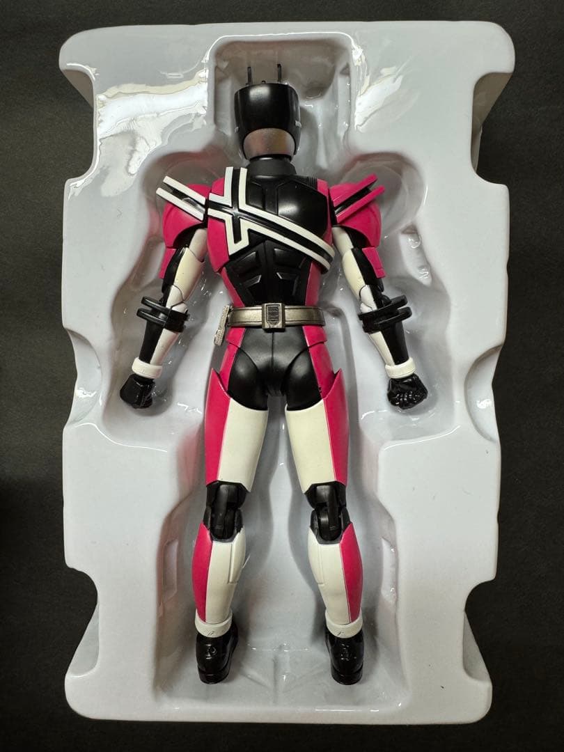 S.H.Figuarts（真骨彫製法）仮面ライダーディケイド