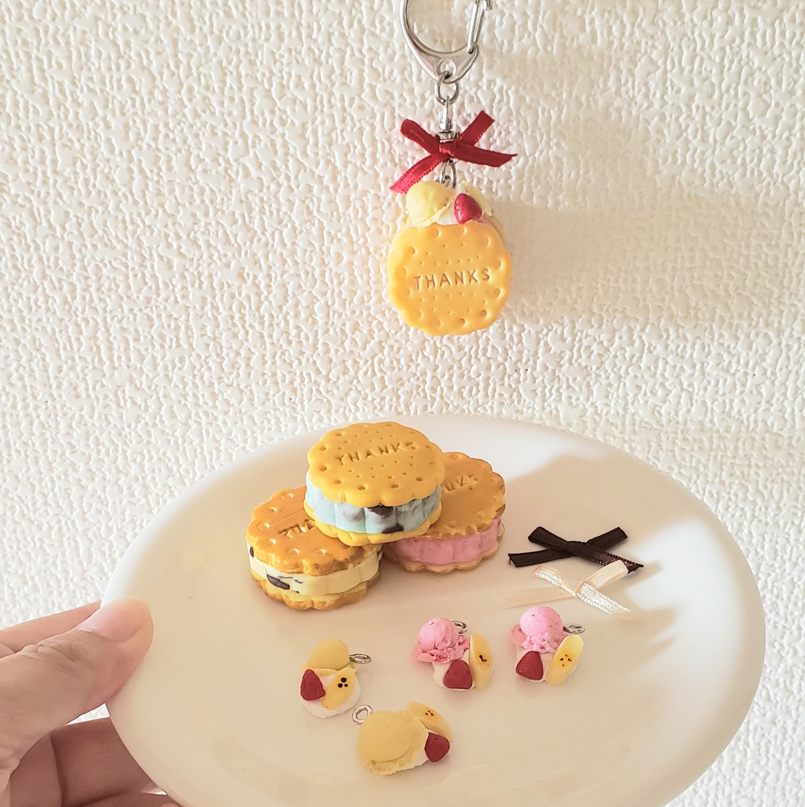 送料無料】 キーホルダー フェイクスイーツ 名入れ アイスビスケット