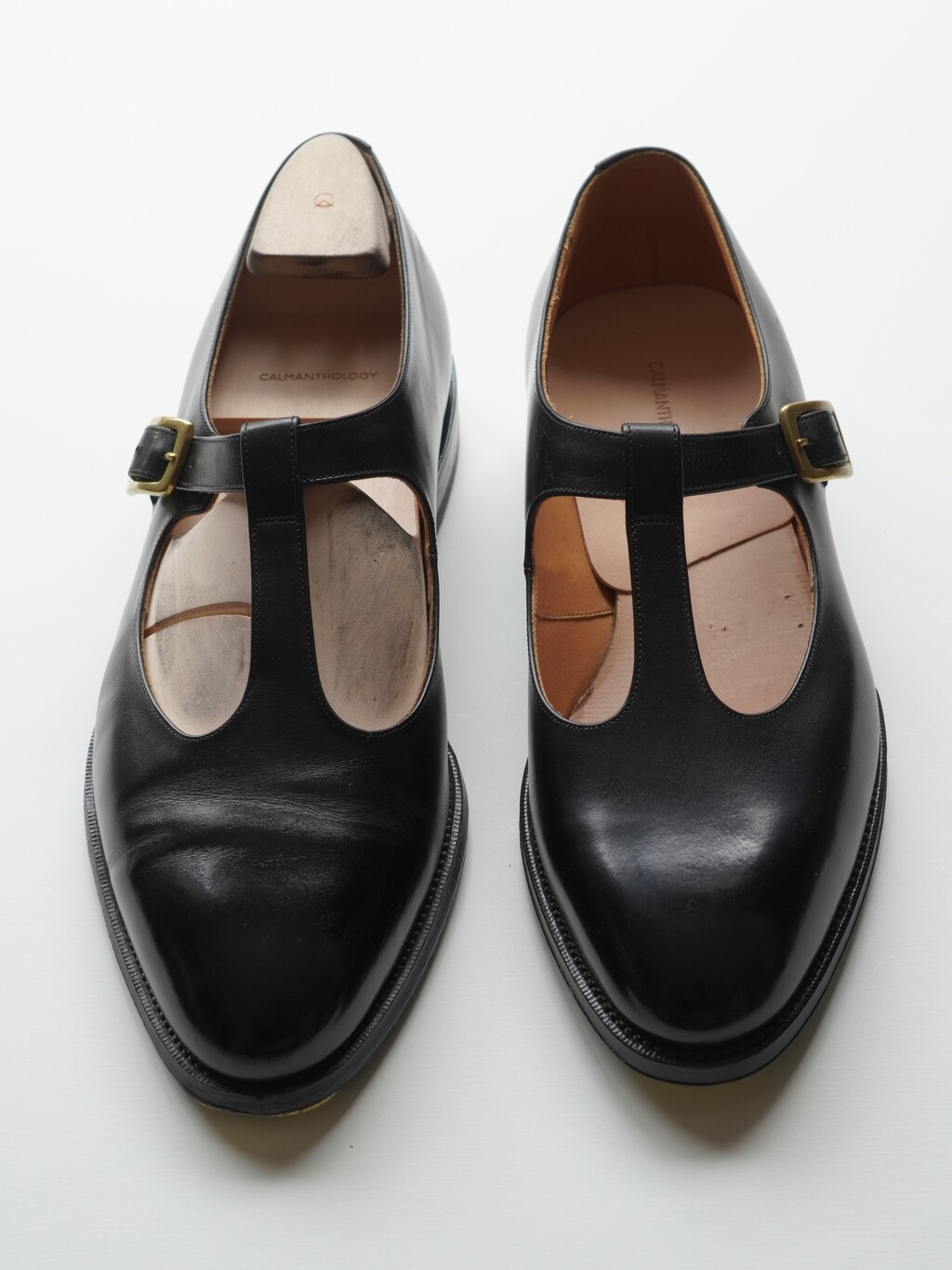 1年履いたレビュー】CALMANTHOLOGY T.STRAP｜経年変化と魅力を徹底解説