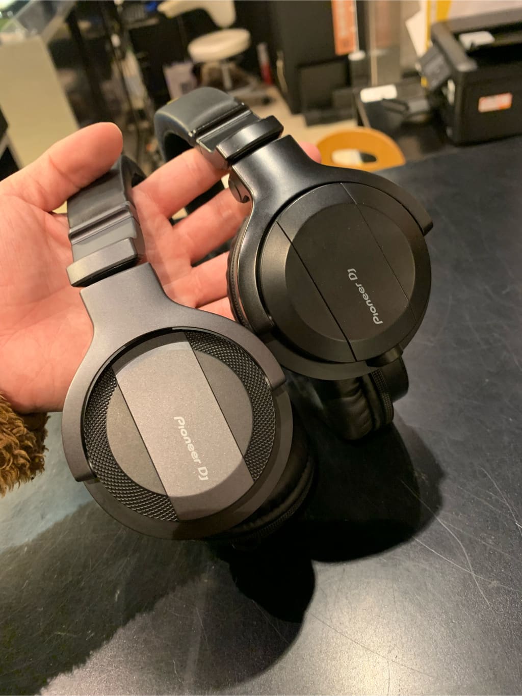 Pioneer DJ HDJ-CUE1(ダークシルバー)(有線専用モデル) 【DJヘッドホン