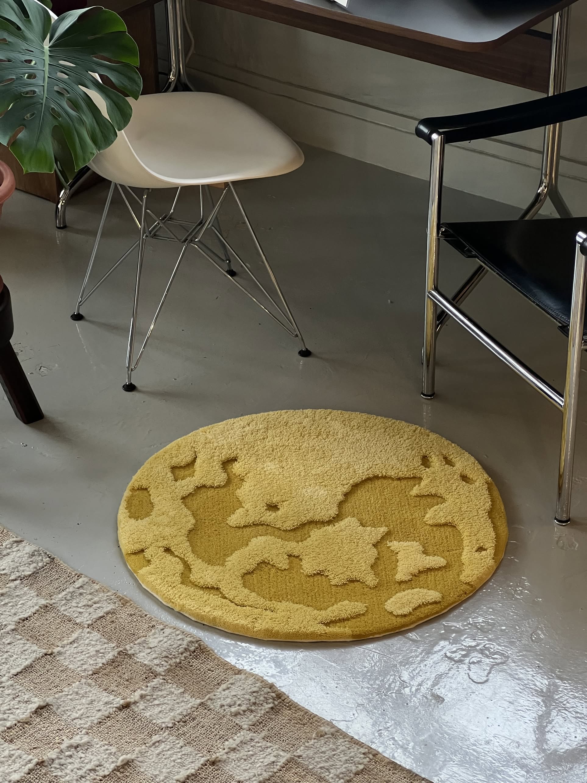 MIYOSHI RUG Messenger Bubble Rug - Stacked Store