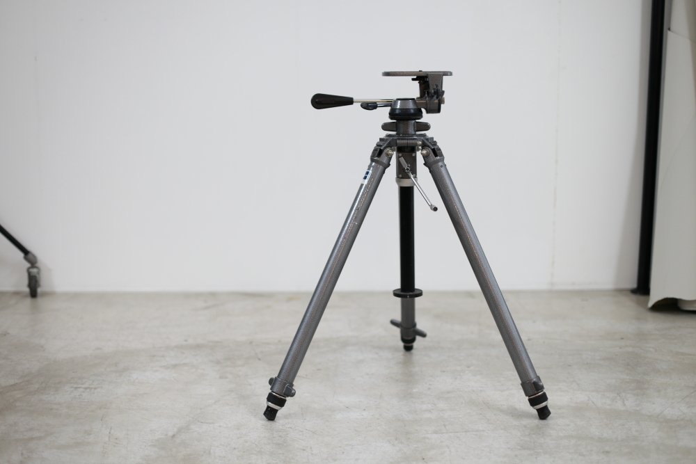 ②大判カメラ用の三脚とはこんな三脚です – Studio Hishiki