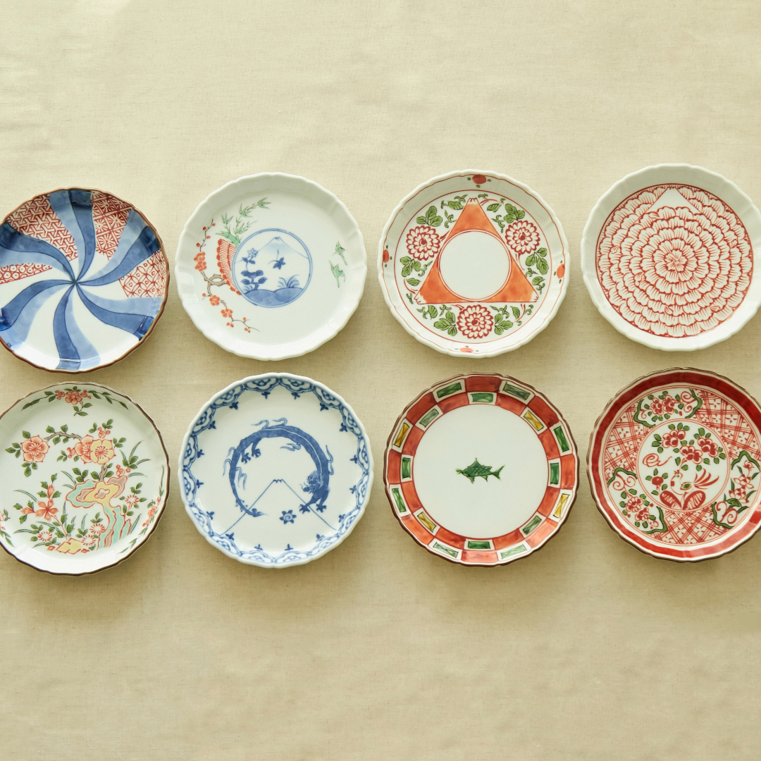 与山窯 桔梗渕4.5寸皿 赤絵花弁富士山図 -ハレの日の席を彩り豊かに