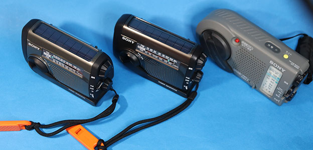 SONY ICF-B300 レビュー 1台3役 FM/AMラジオ スマホ充電 LEDライト