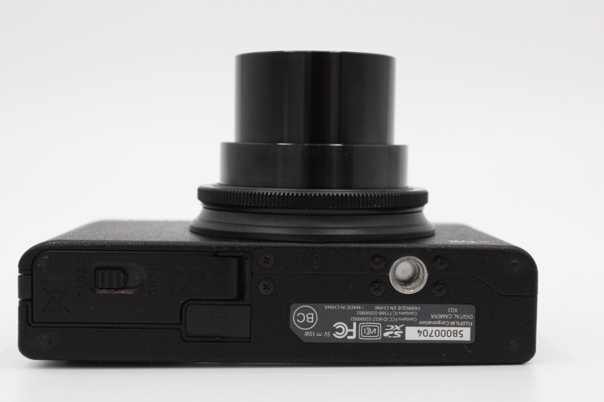 良品】FUJIFILM 富士フイルム プレミアムコンパクトデジタルカメラ XQ2