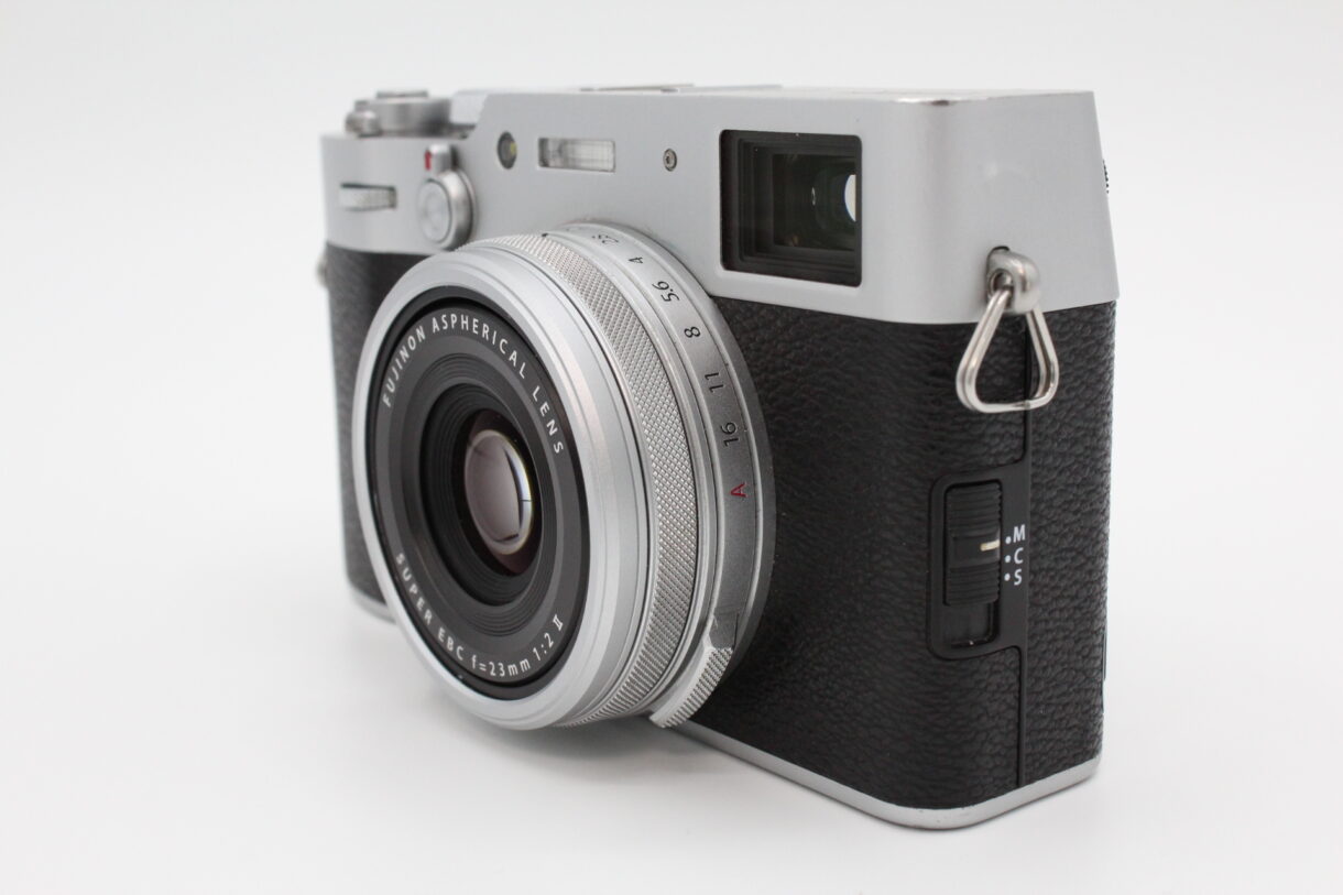 良品】FUJIFILM 富士フイルム デジタルカメラ X100V シルバー X100V-S