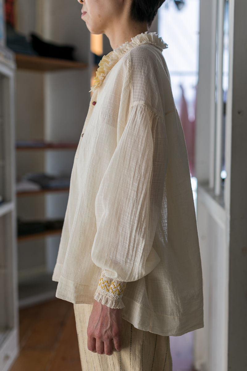 forte_forte フリルカラーブラウス - SUSCON + RUSTIC HOUSE ONLINESTORE