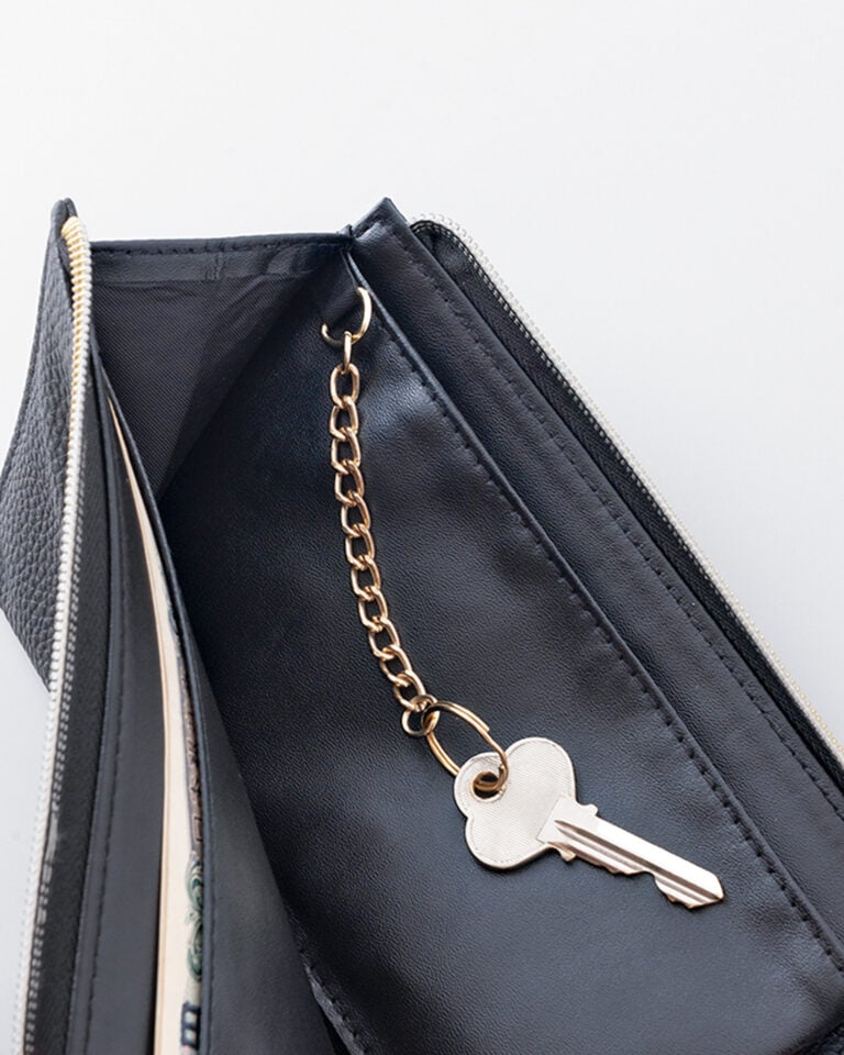 雑誌付録】見た目の上質感も扱いやすさも抜群！「ハリス」コラボの「L