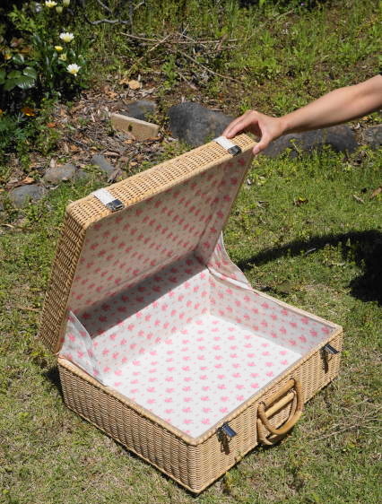 ヴィンテージバスケット トランク型 籠 布張り 花柄 キャンプ