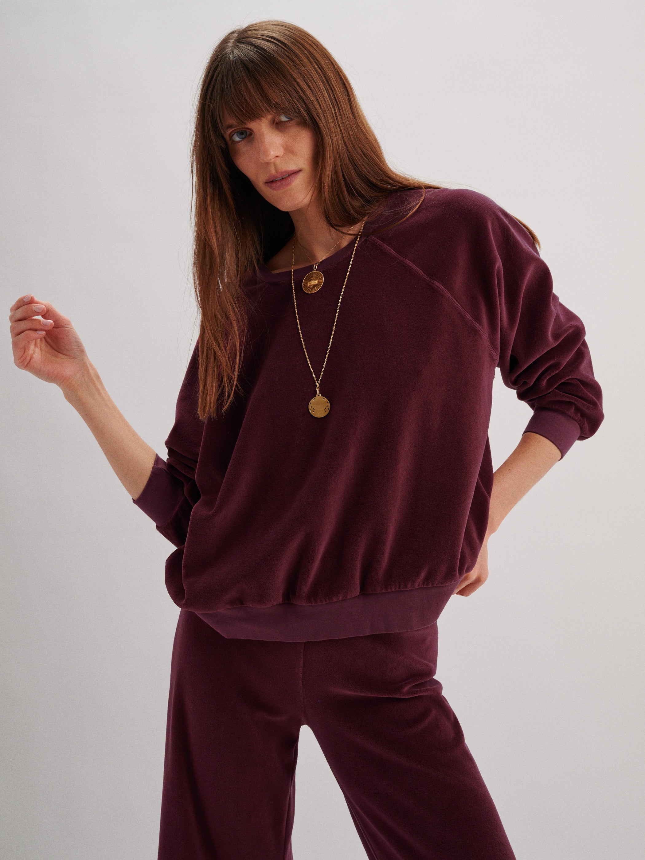 Samos Sweatshirt in Velour – Suzie Kondi