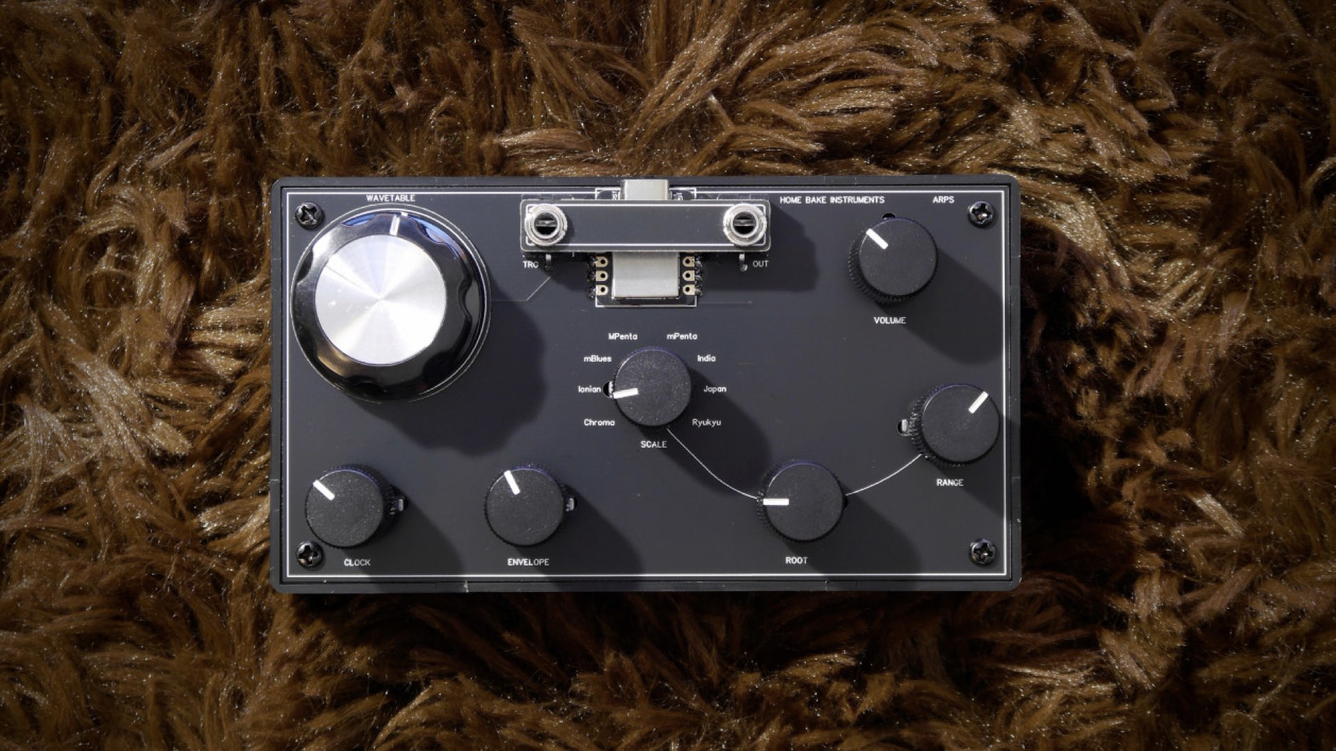 Home Bake Instruments ARPS, a wavetable arpeggiator mini synth