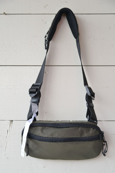 Ampersand (バッグ・財布)】ナイロンボディバッグ 2025/3/30 UP